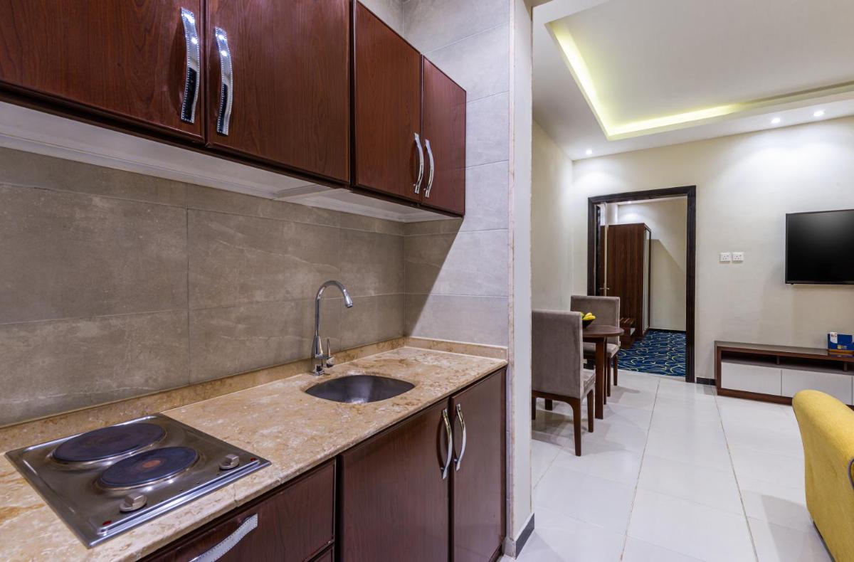 The Palace Hotel Suites - Housity