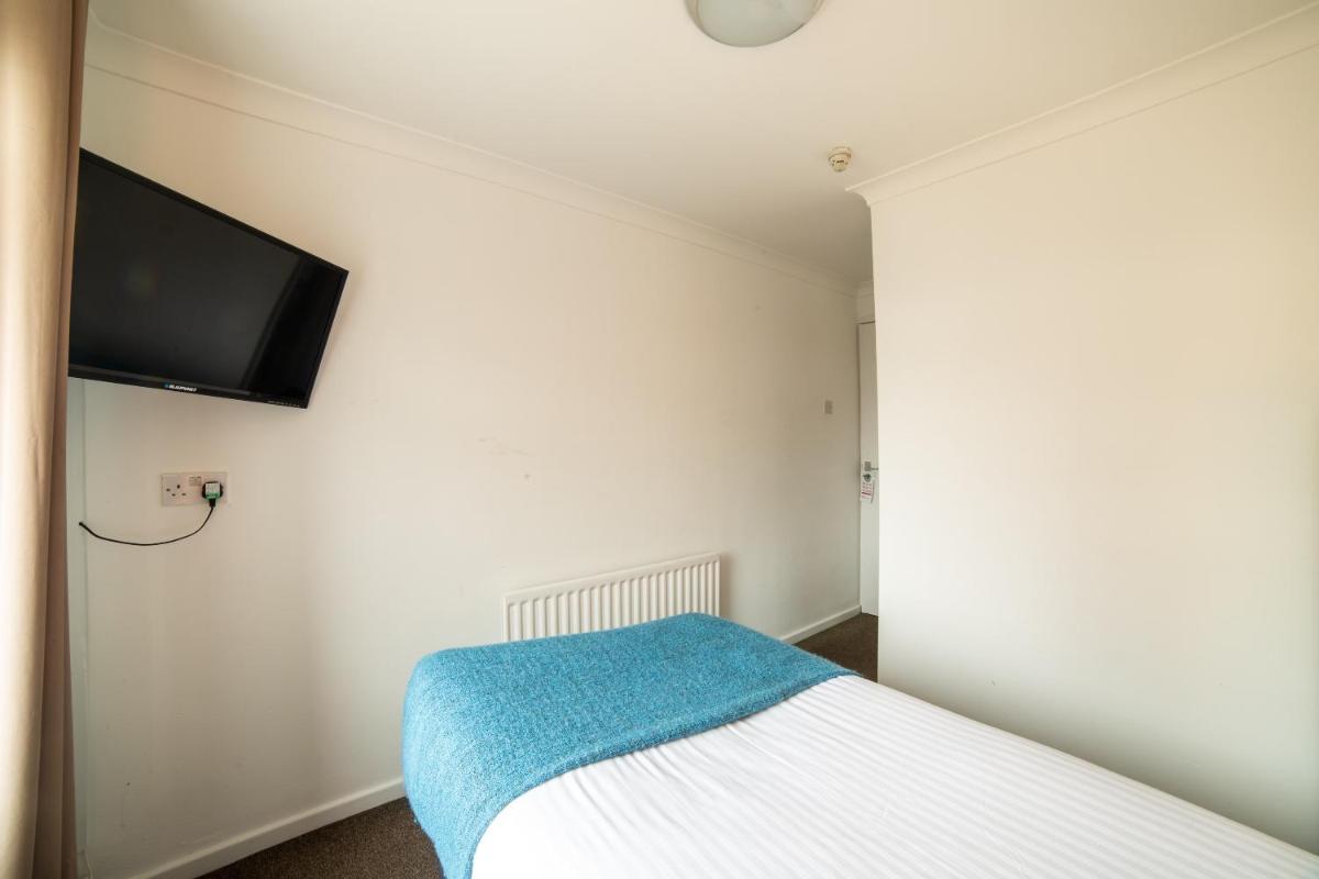 The Douglas Hotel - Housity