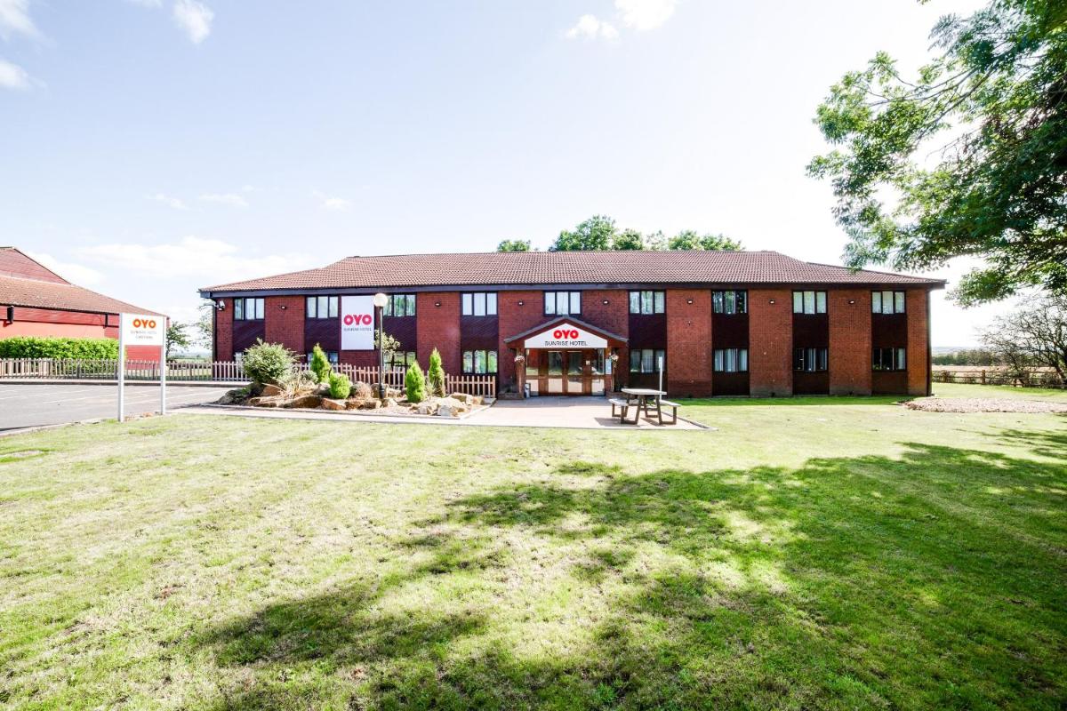 OYO Sunrise Hotel, A46 N Leicester - Housity
