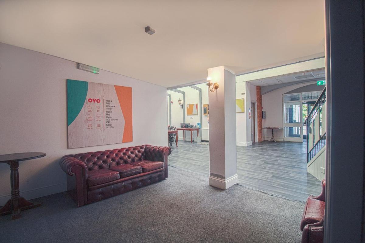 OYO Hotel Clamart - Housity