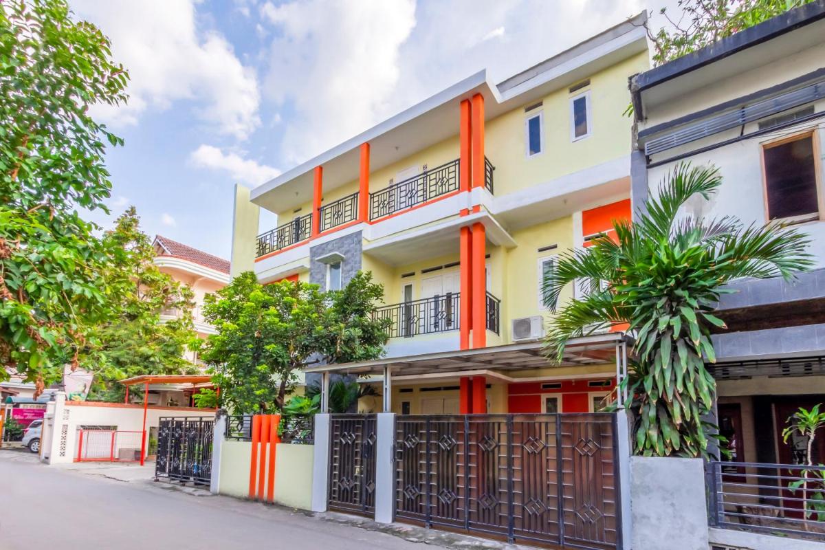 SUPER OYO 2008 Sellinas Family Residence Syariah - Housity