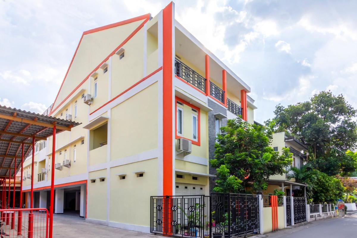 SUPER OYO 2008 Sellinas Family Residence Syariah - Housity