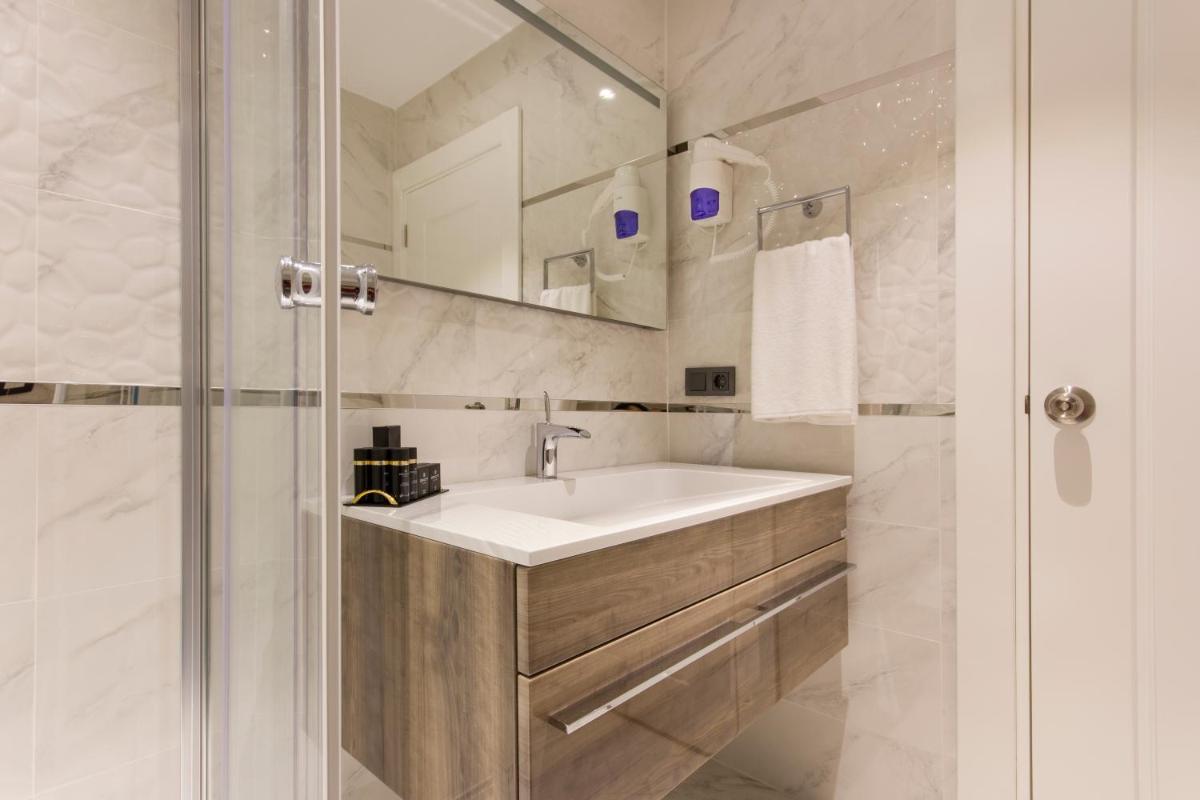 Dencity Hotels & Spa - Housity