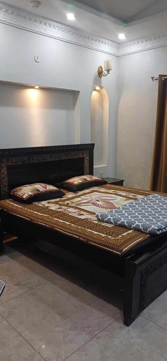 Furnished Private Ground Floor - Pasha House - Housity