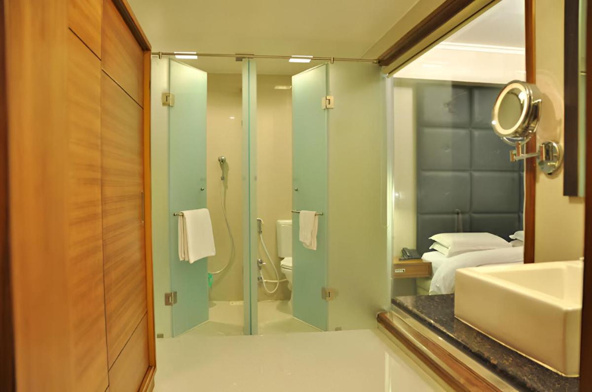 Hotel Aram - Housity