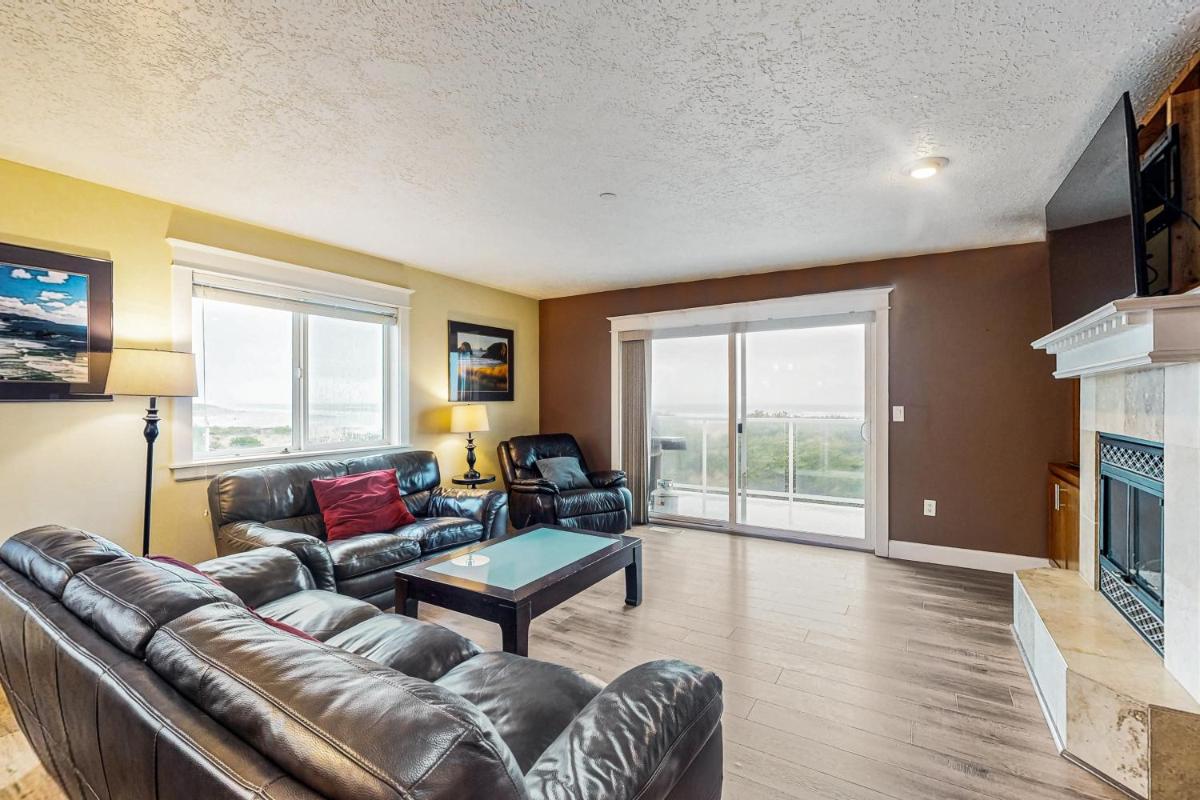 Salt Water Beach House - Housity