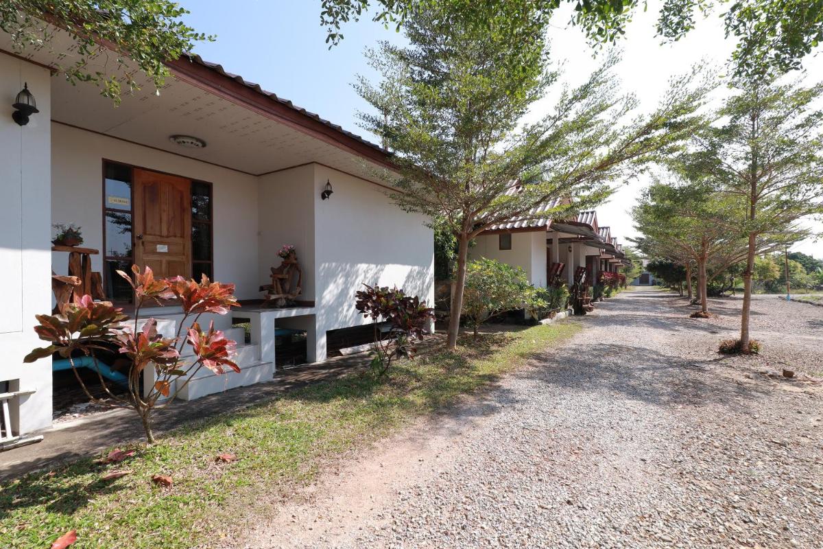 OYO 553 Kongsup Resort - Housity