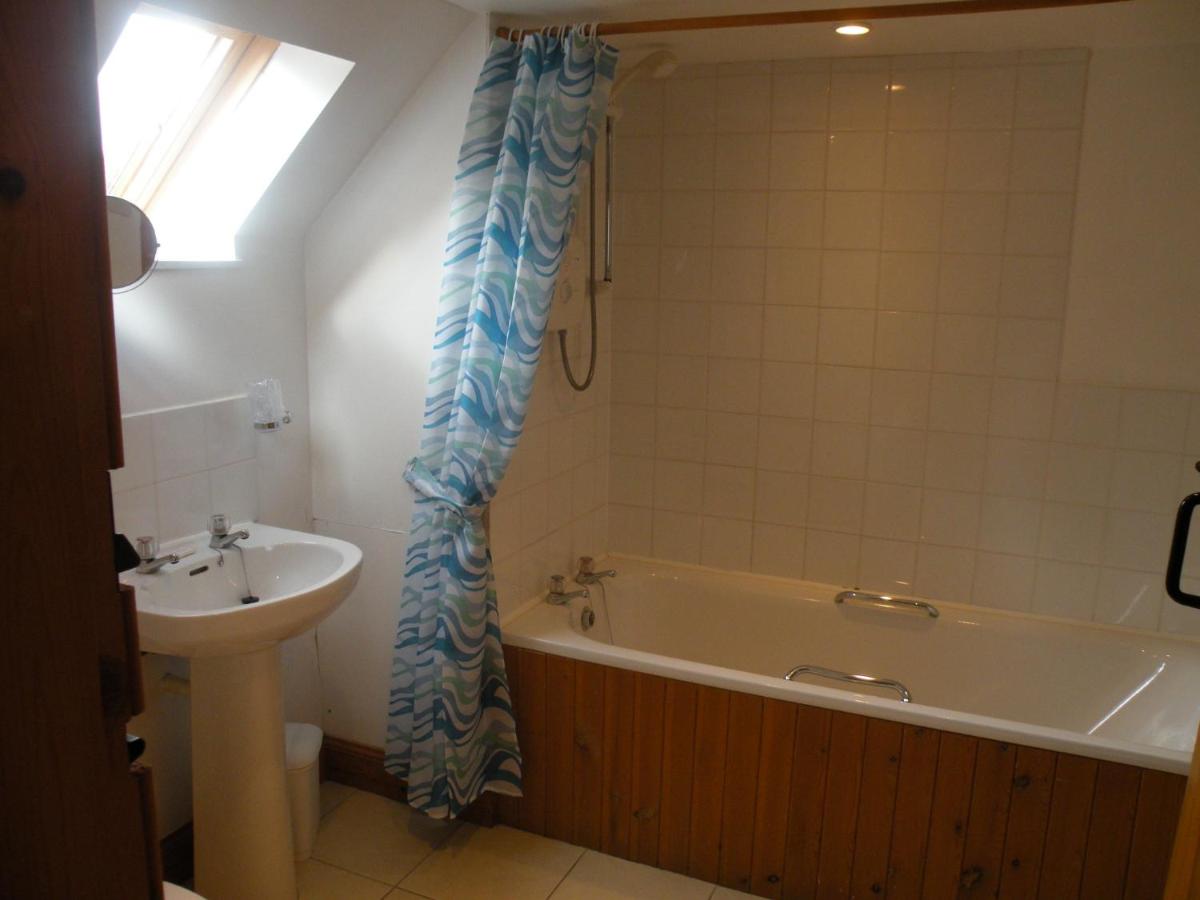 McHugh and Loudon Cottages - Housity