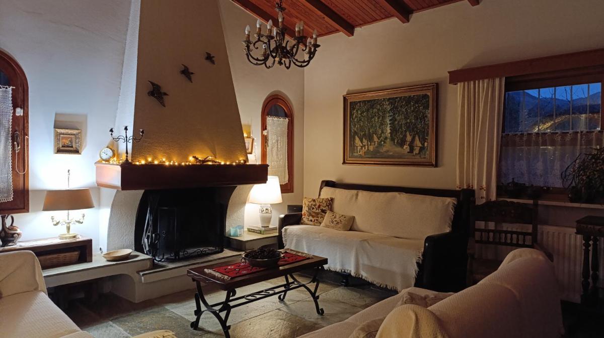 Nafpaktos cottage by the sea for travelers and dreamers! - Housity