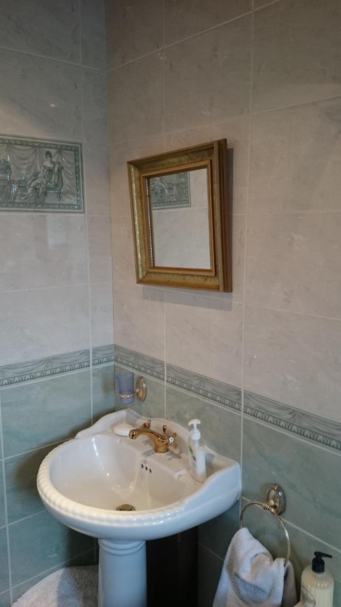 Crawfords Guest house - Housity
