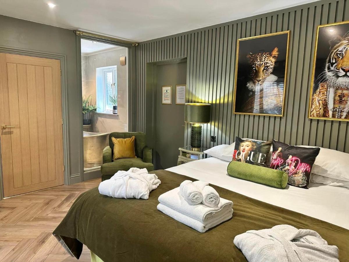 OYO The Townhouse - Housity