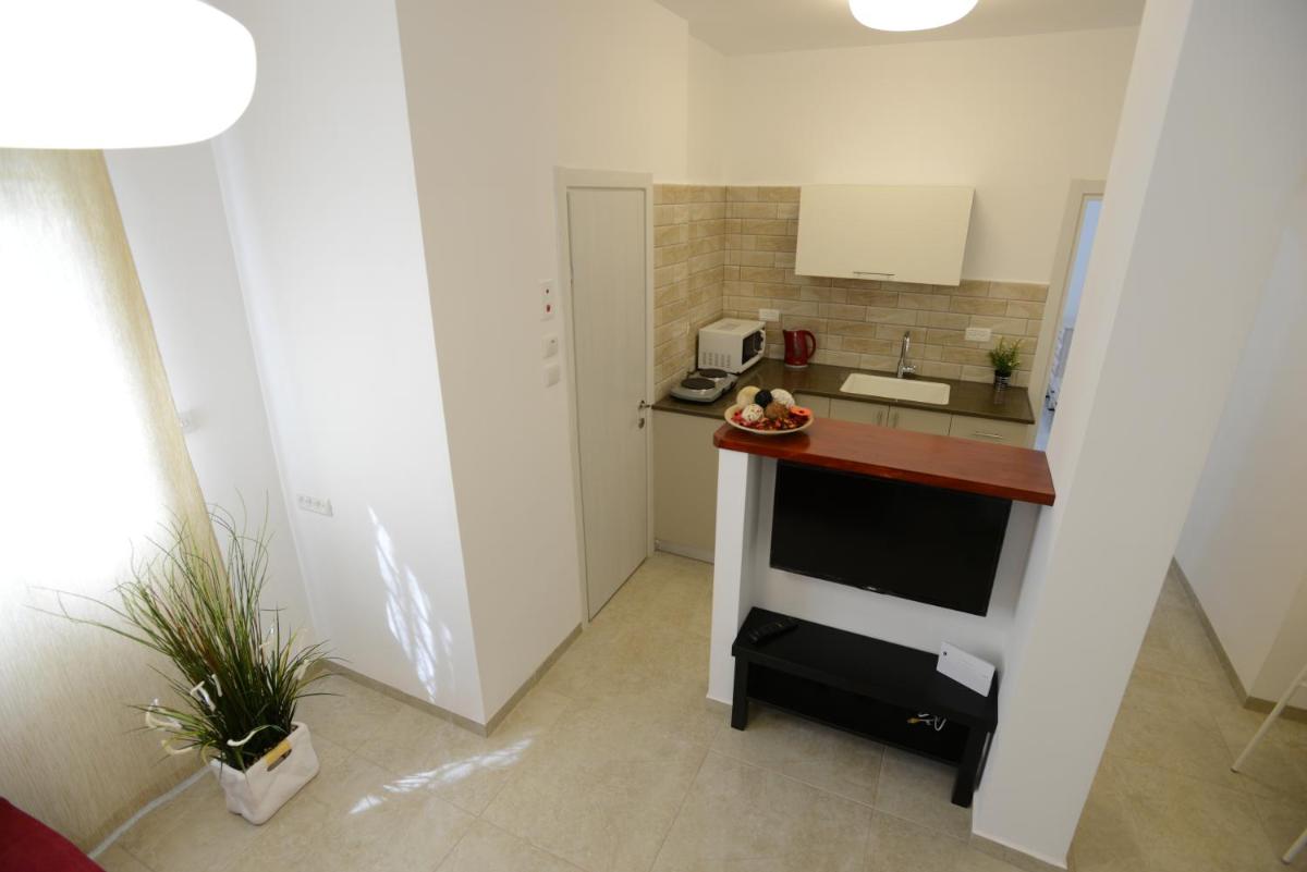 Olga Beach Apartments - Hizvo