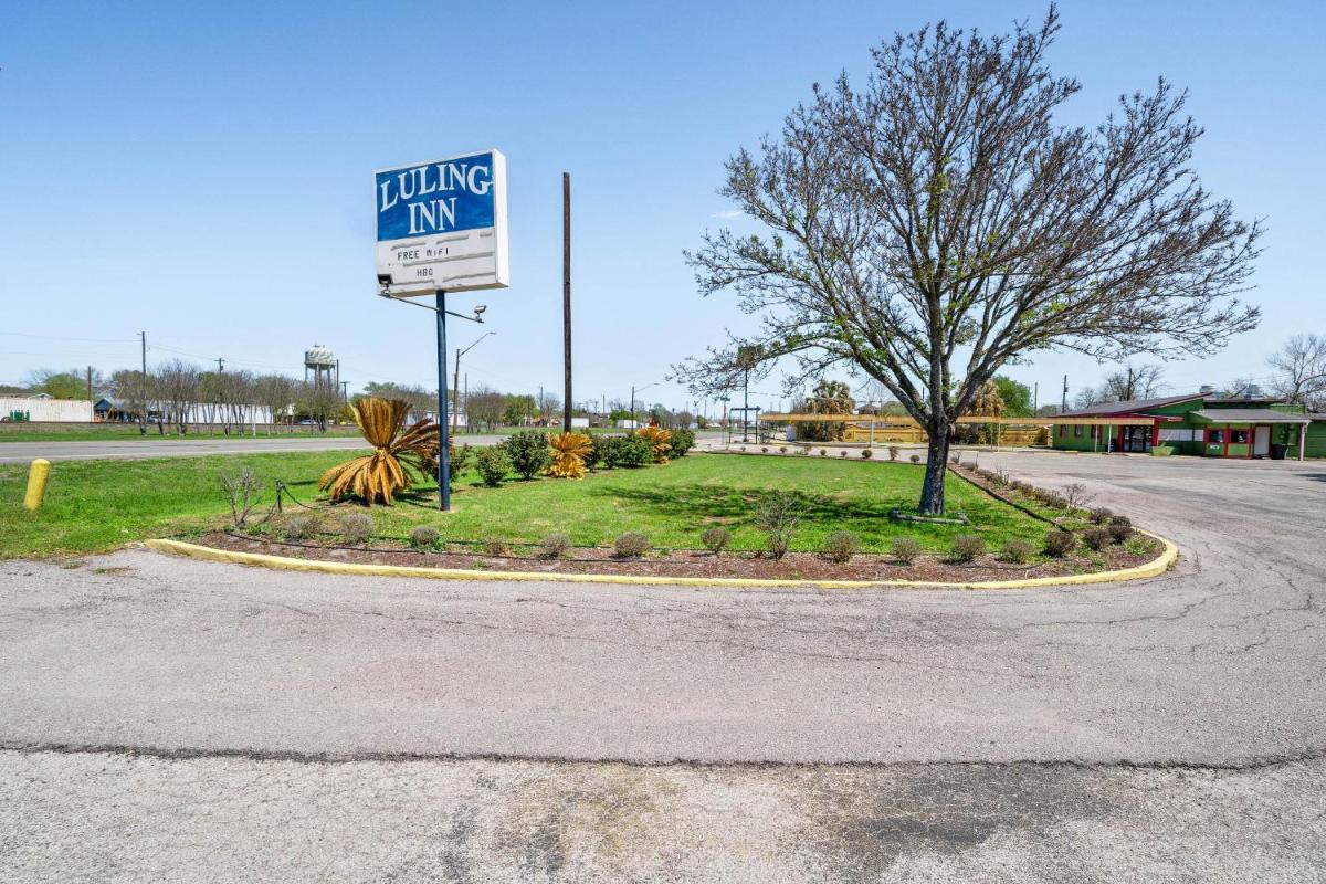 OYO Hotel Luling TX Downtown I-10/US-90 - Housity