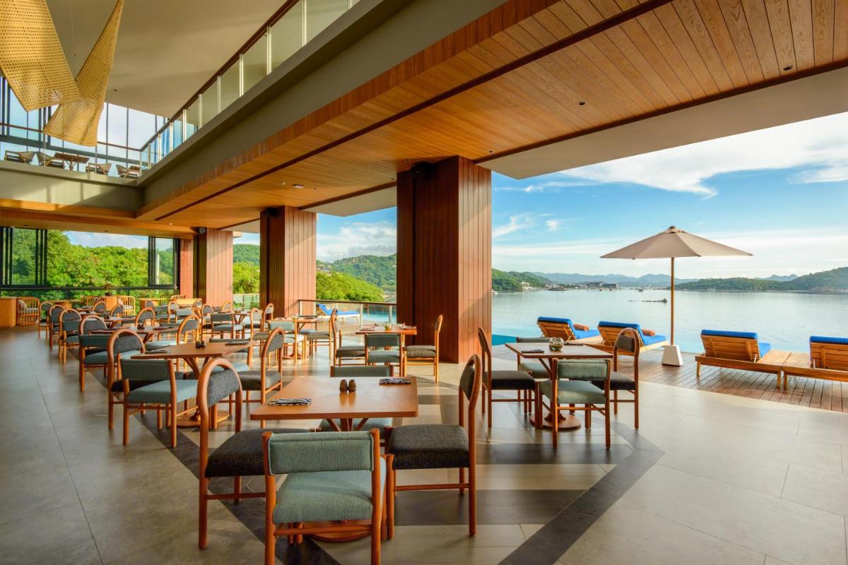 Katamaran Hotel & Resort Komodo - Housity