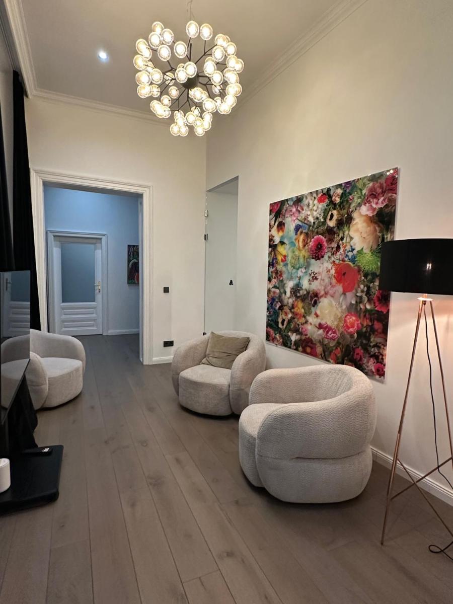 Kaiserin Sissi - City Apartment Downtown Vienna - Housity