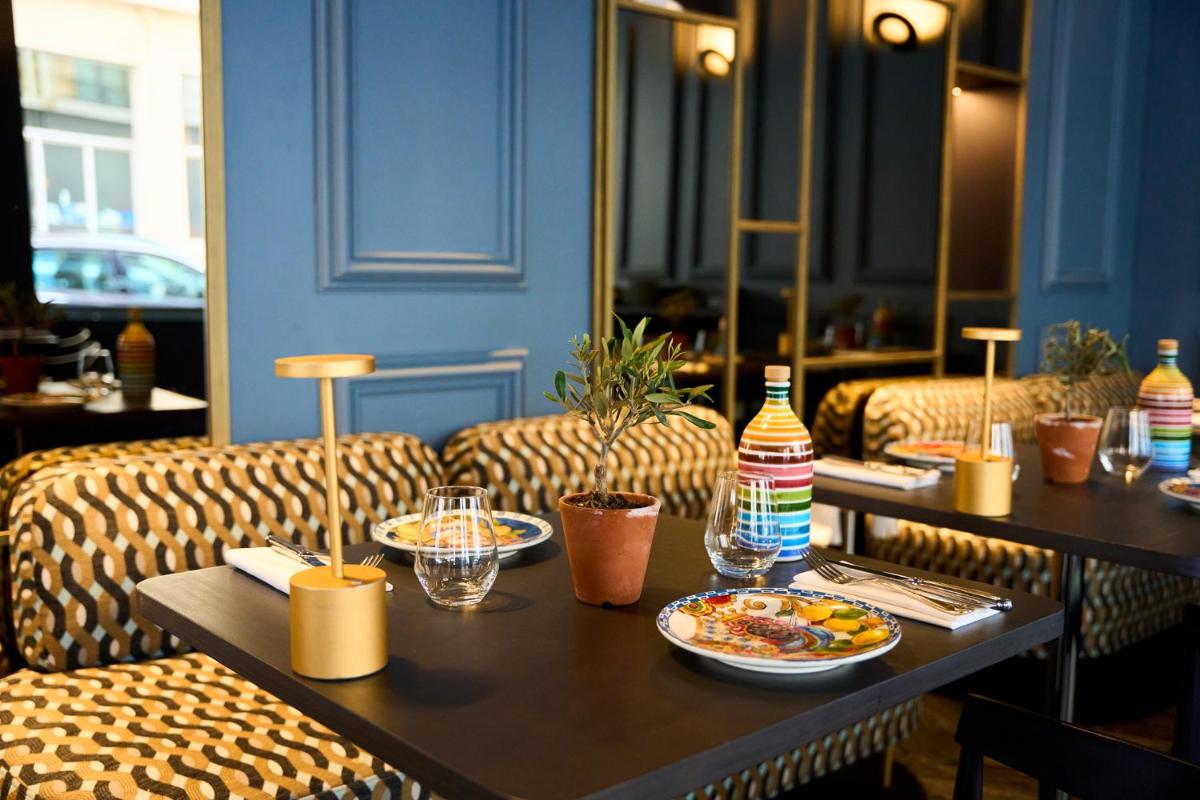 Nourriture dans l'hôtel ou à proximité
