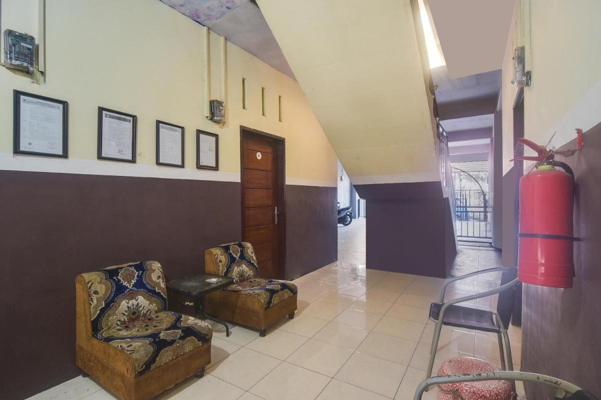 OYO 91755 Priska Kost Dan Homestay - Hizvo