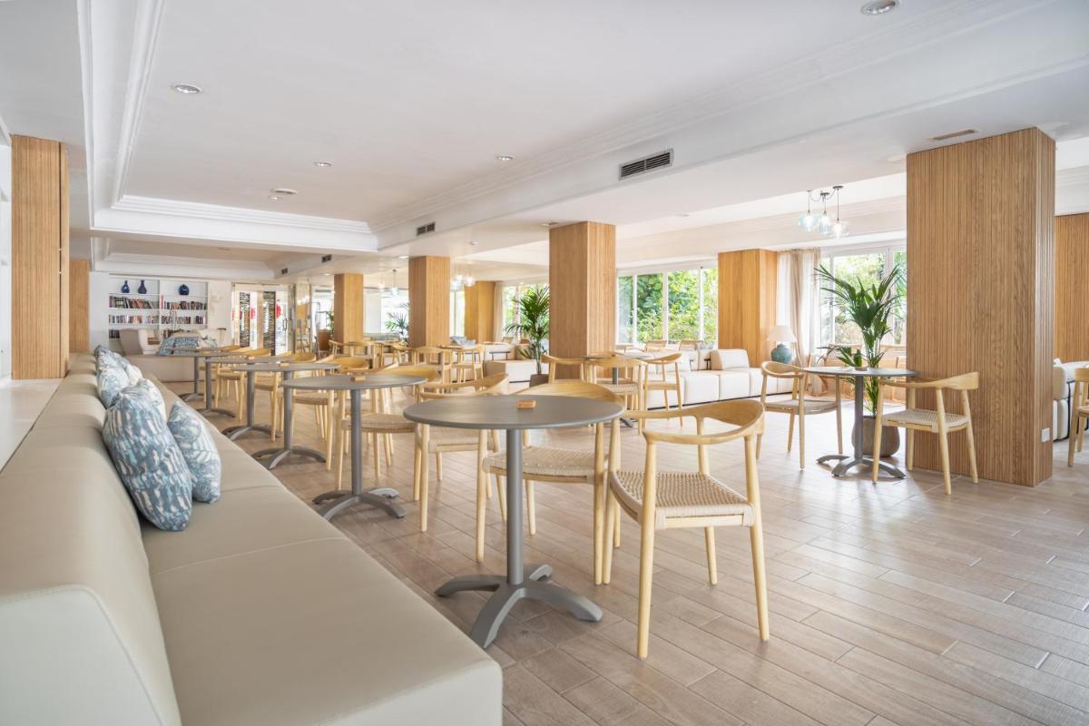 Zona de estar de Bahía de Alcudia Hotel & Spa