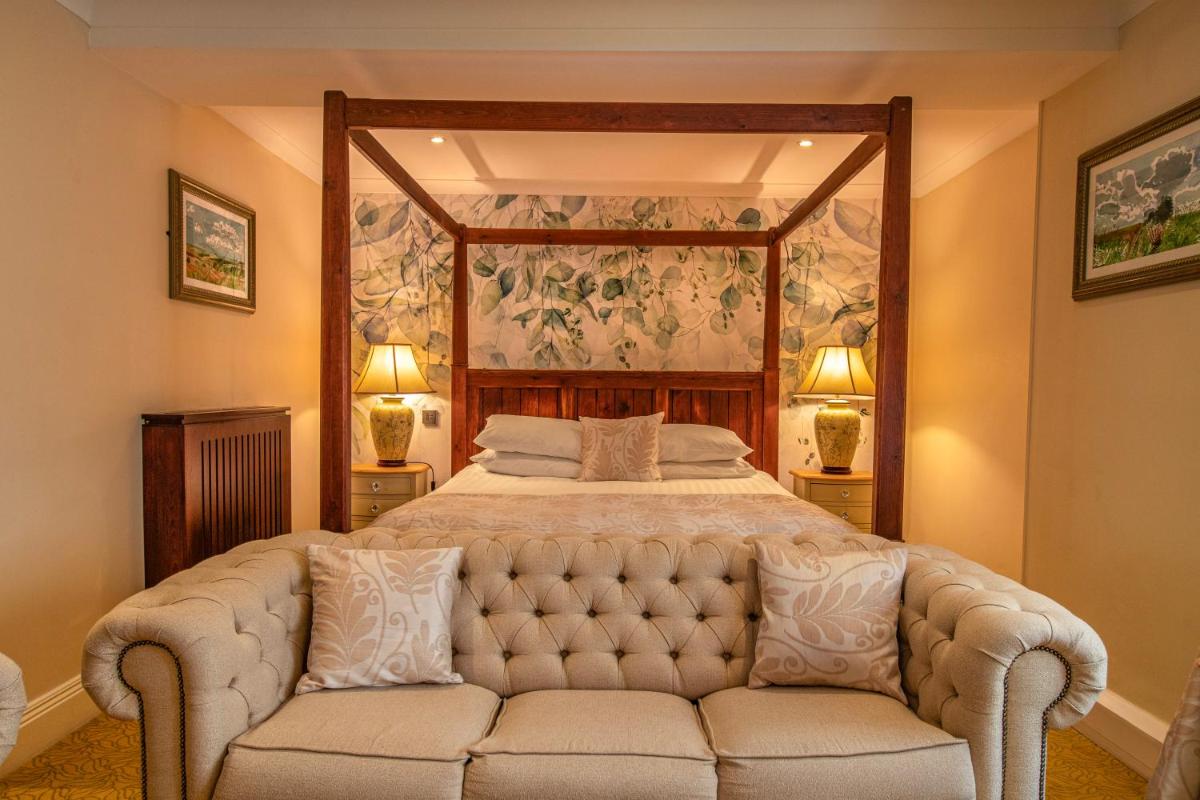 Hollins Hall Hotel, Golf & Country Club - Housity