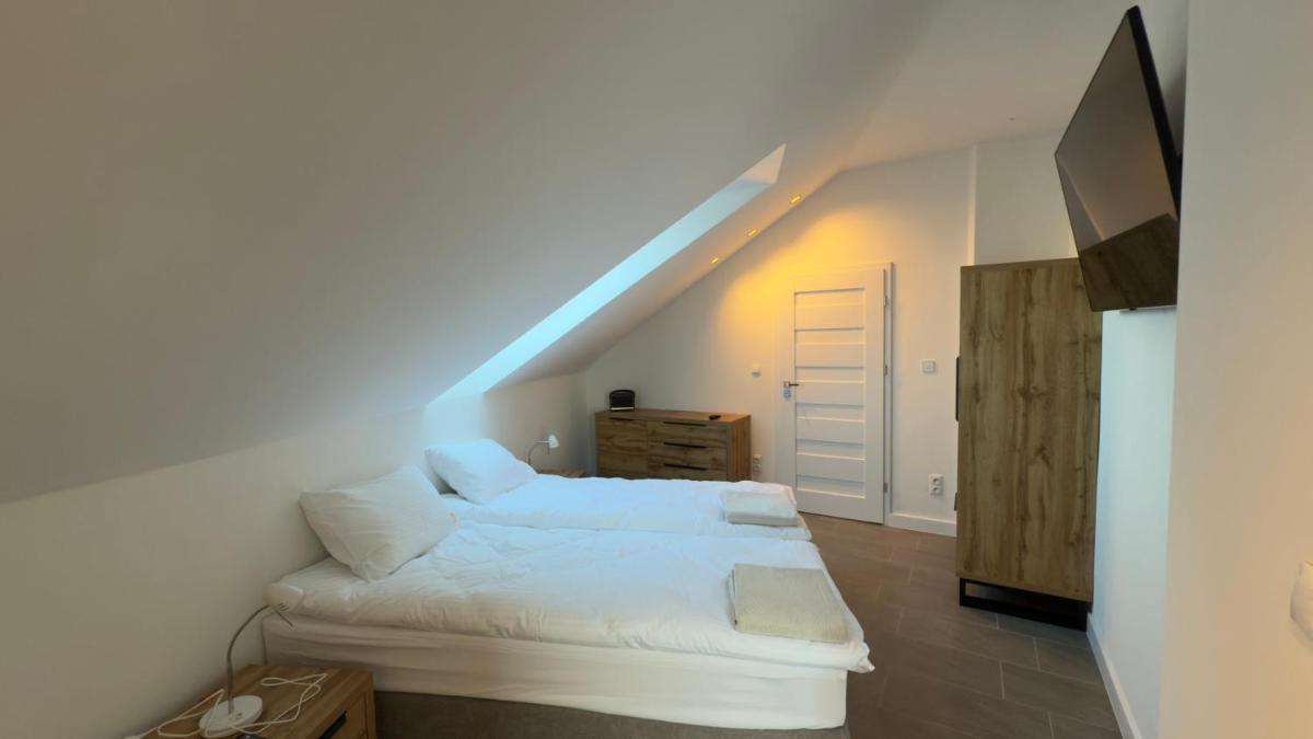 Apartamenty - Dobrej Nocy - Housity