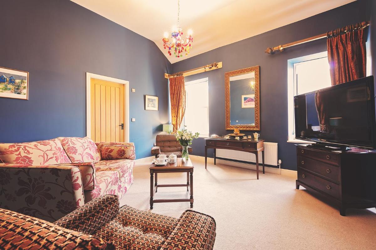 Harbour Inn - Housity