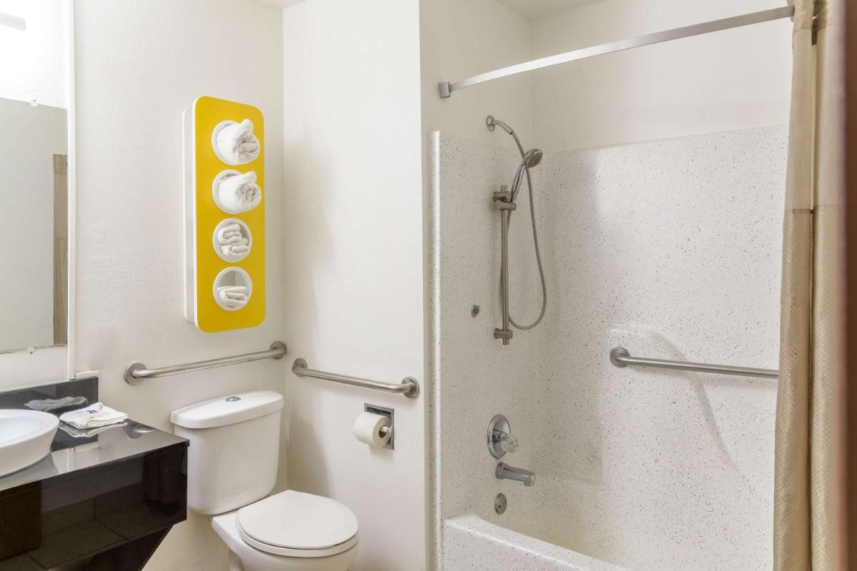 Motel 6-Sedalia, MO - Housity
