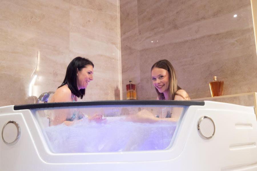 Spa Suite Loft - Housity