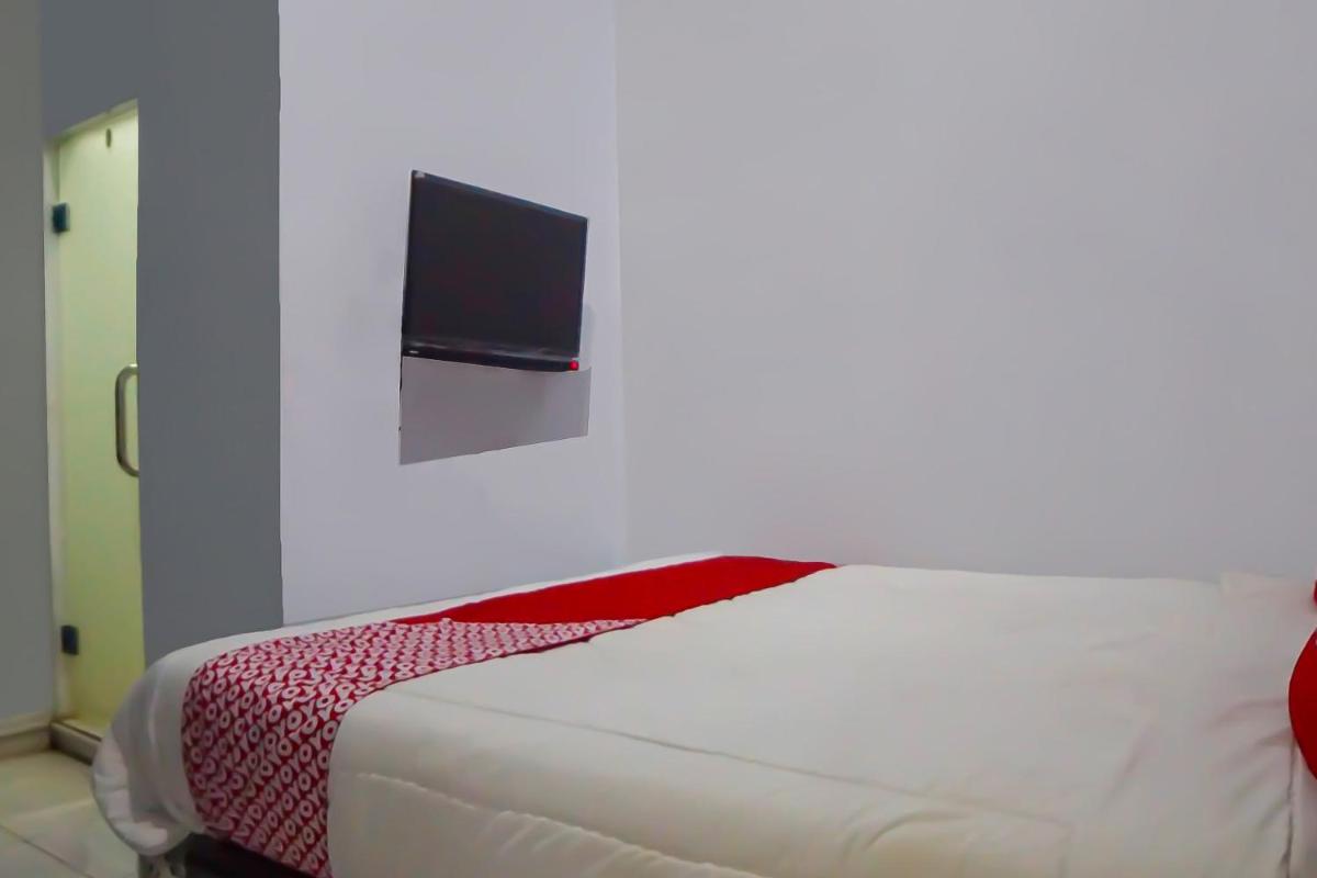 OYO 92463 Deli Hotel Medan - Hizvo