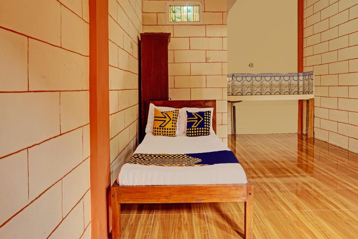 OYO Life 92568 Penginapan Joglo Syariah - Housity
