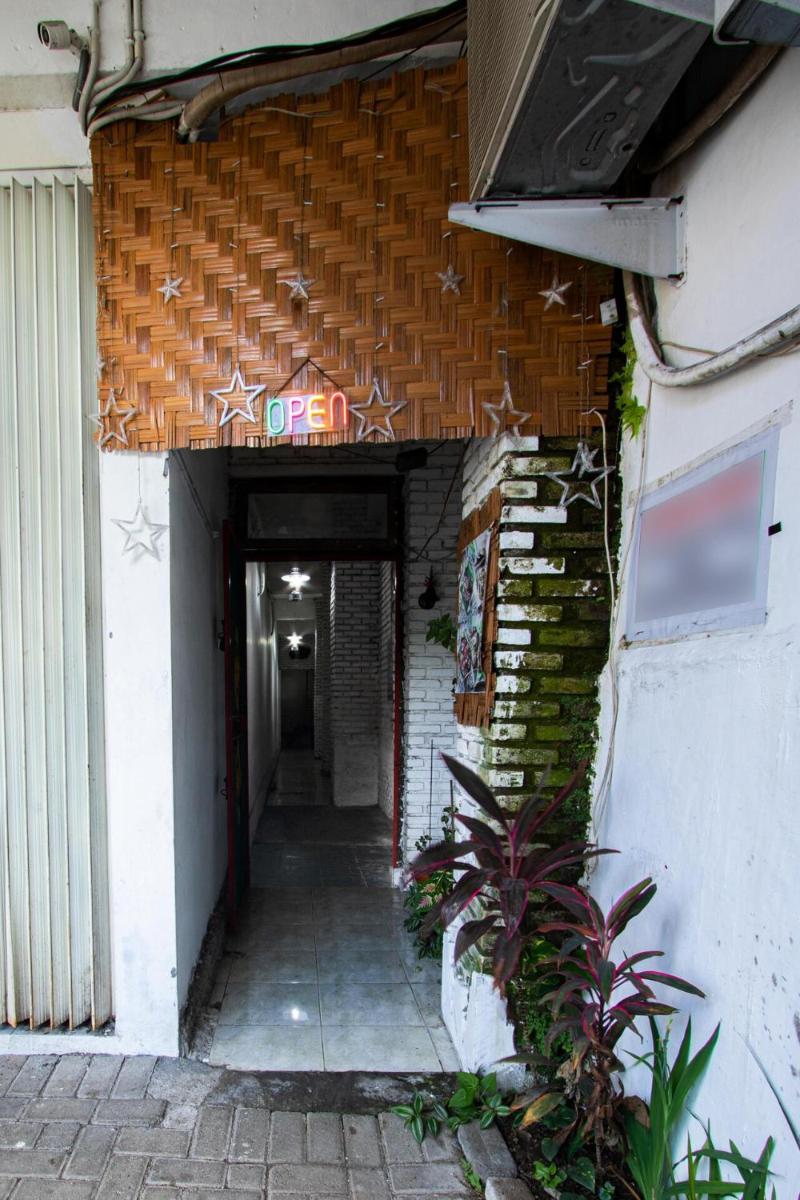 OYO 92644 Onong's Homestay - Housity