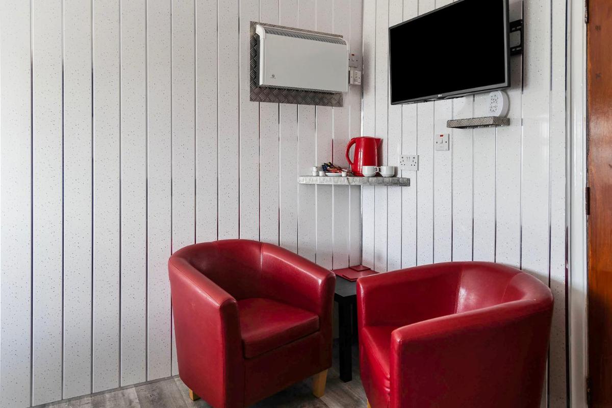 OYO Harlands Hotel - Housity