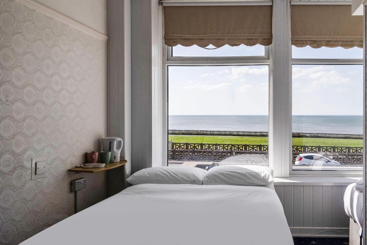 OYO Harlands Hotel - Housity