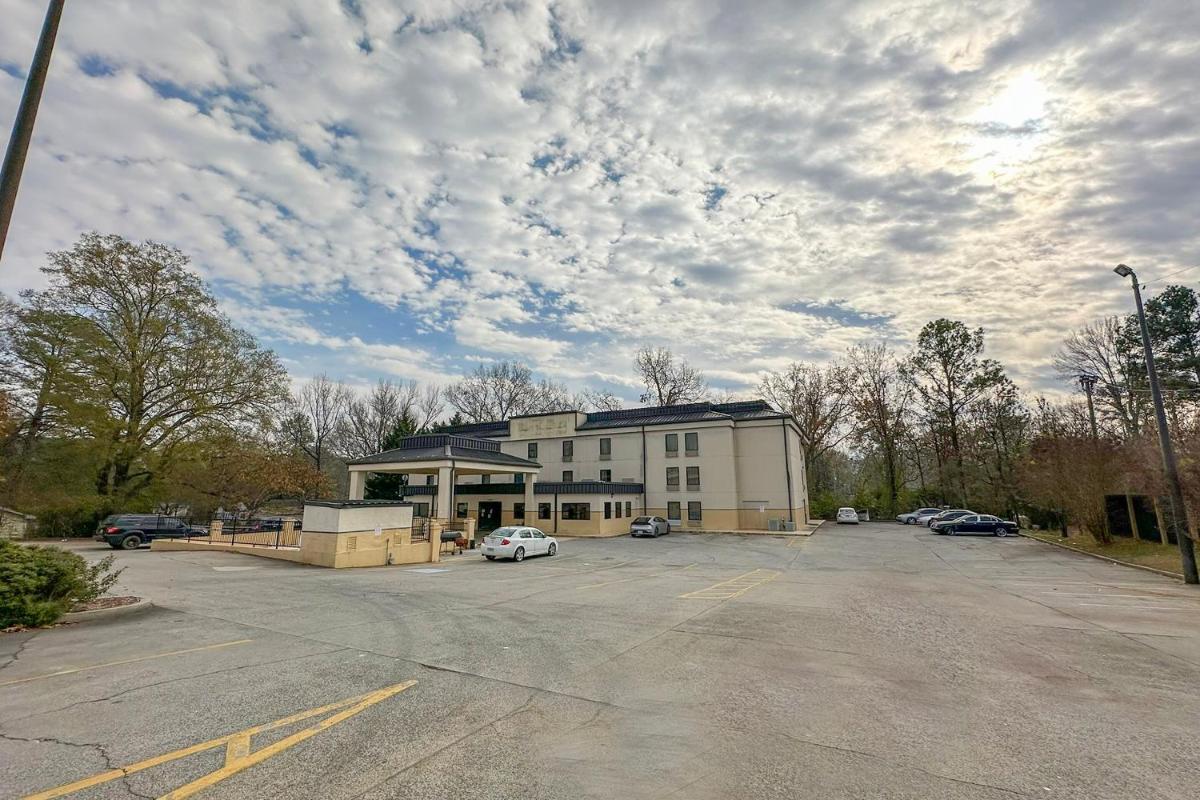 OYO Hotel Rome West GA - Housity