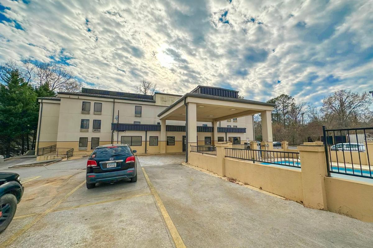 OYO Hotel Rome West GA - Housity