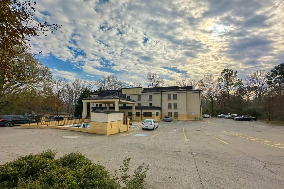OYO Hotel Rome West GA - Housity