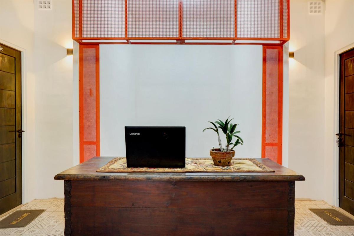 SPOT ON 93149 Karman's Sari 1 Homestay Syariah - Housity