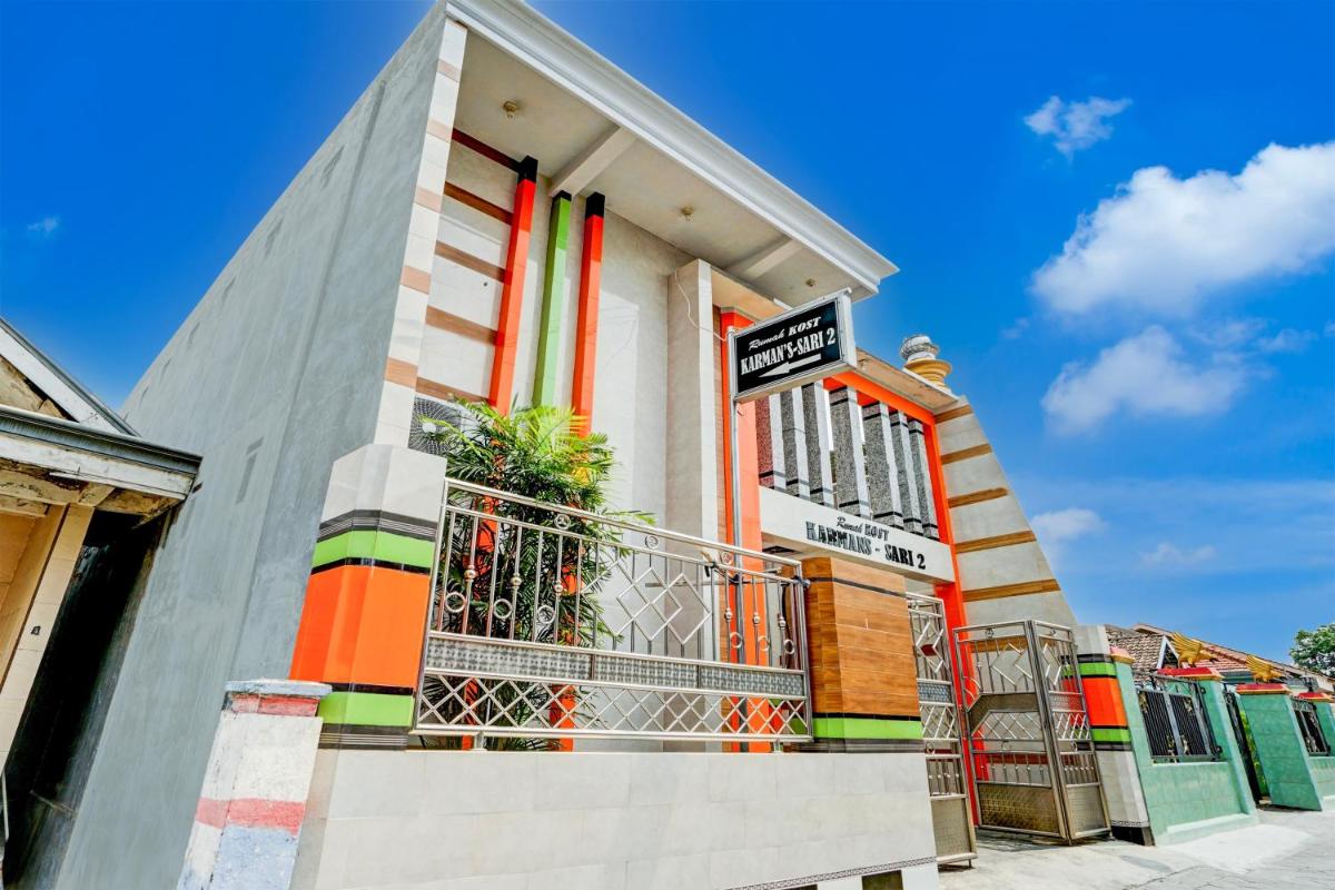 SPOT ON 93149 Karman's Sari 1 Homestay Syariah - Housity