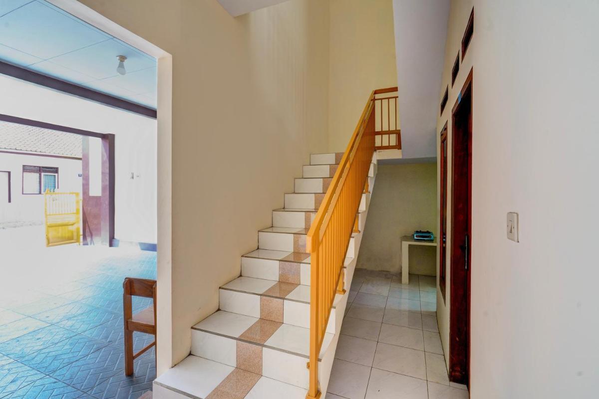 OYO 93249 Wisma Jasmine Syariah - Housity