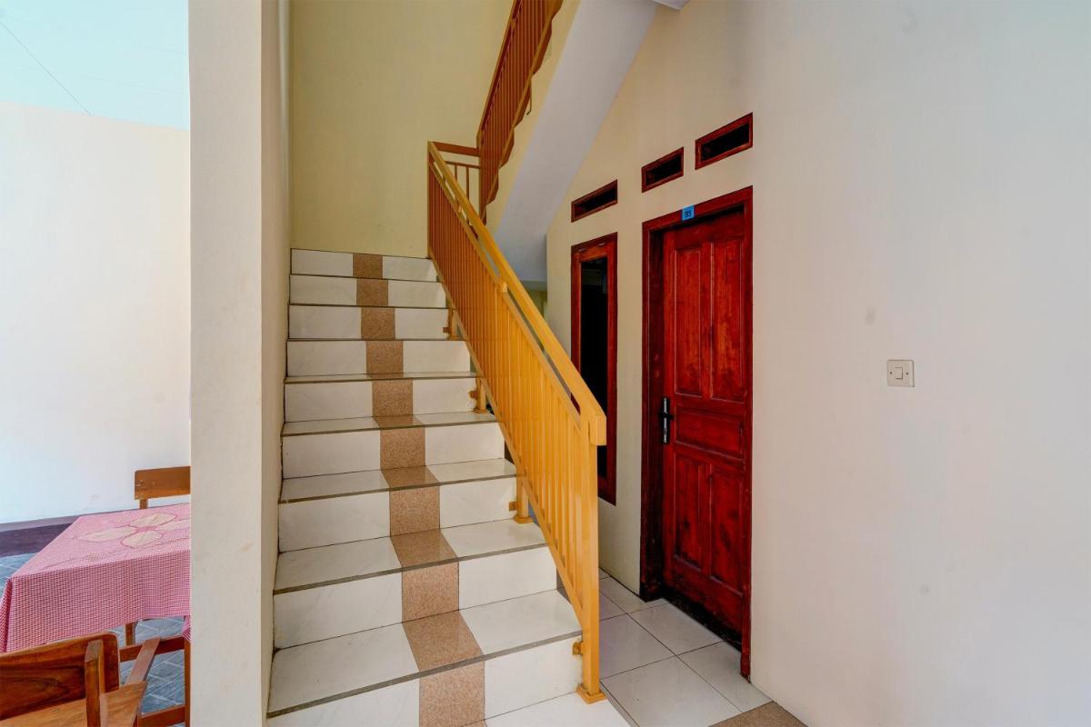 OYO 93249 Wisma Jasmine Syariah - Housity