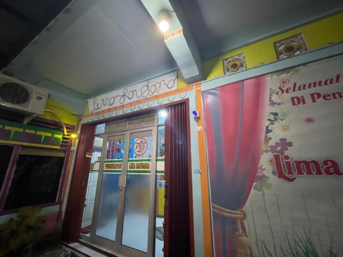 OYO 93308 Lima Saudara Syariah - Housity