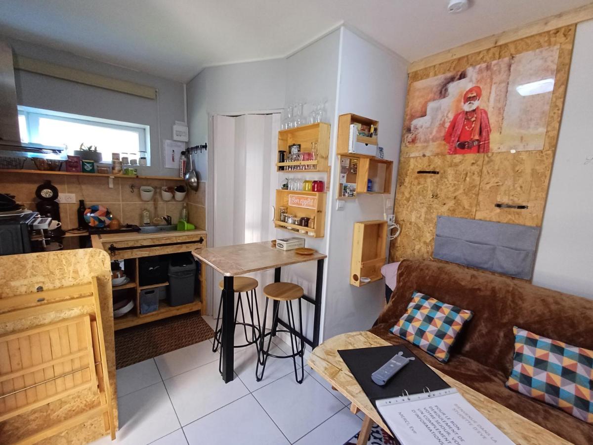 Studette de 10m2 toute équipée, grand parking gratuit, à Quissac, Gard, France - Housity