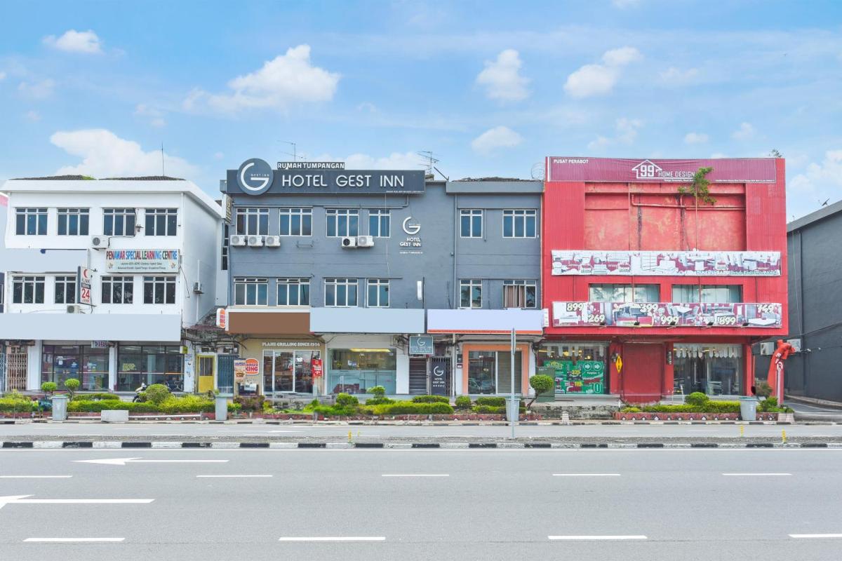 OYO 90963 Gest Inn - Housity