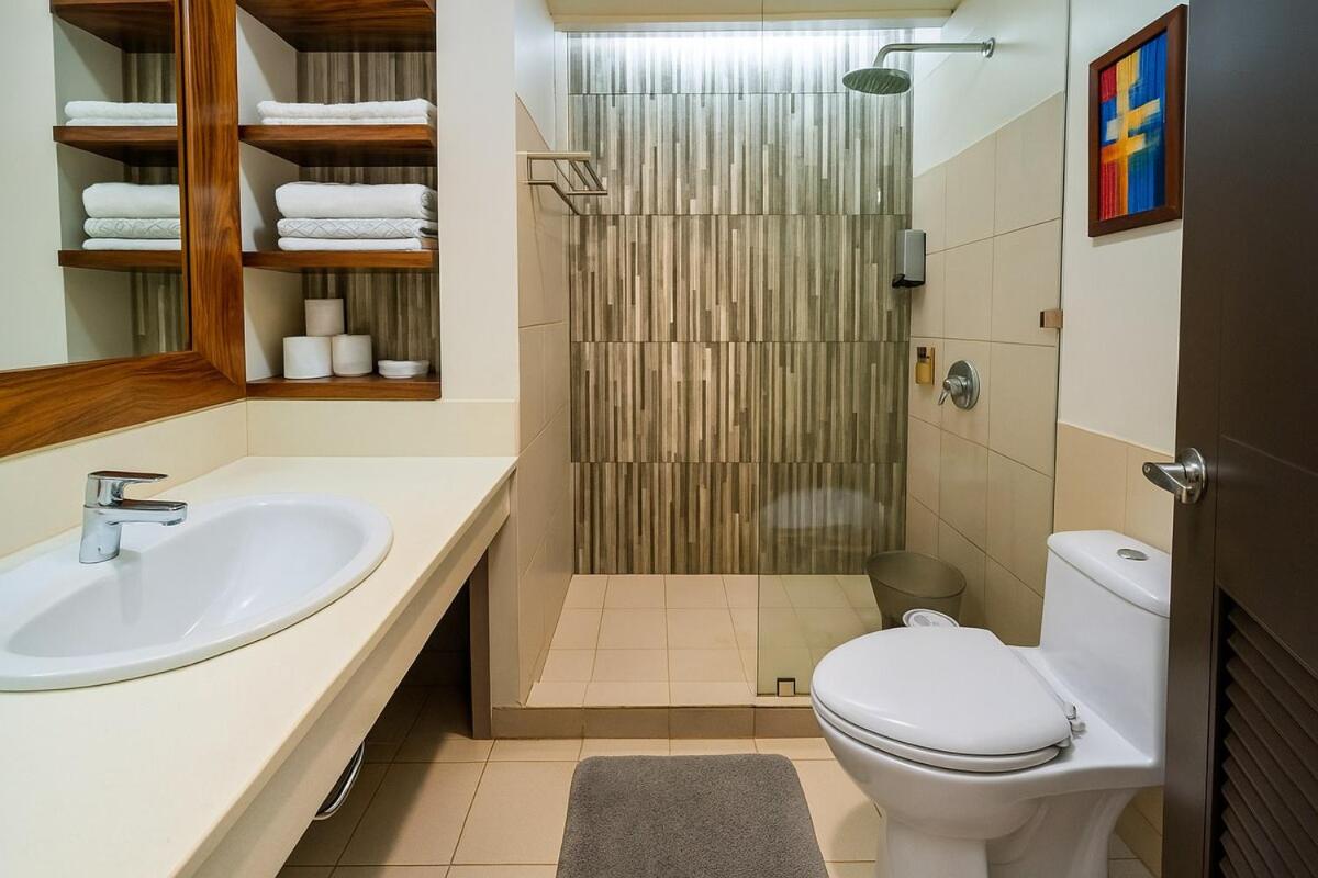 The Aston Executive Suite Baguio 2BR Suite - Hizvo