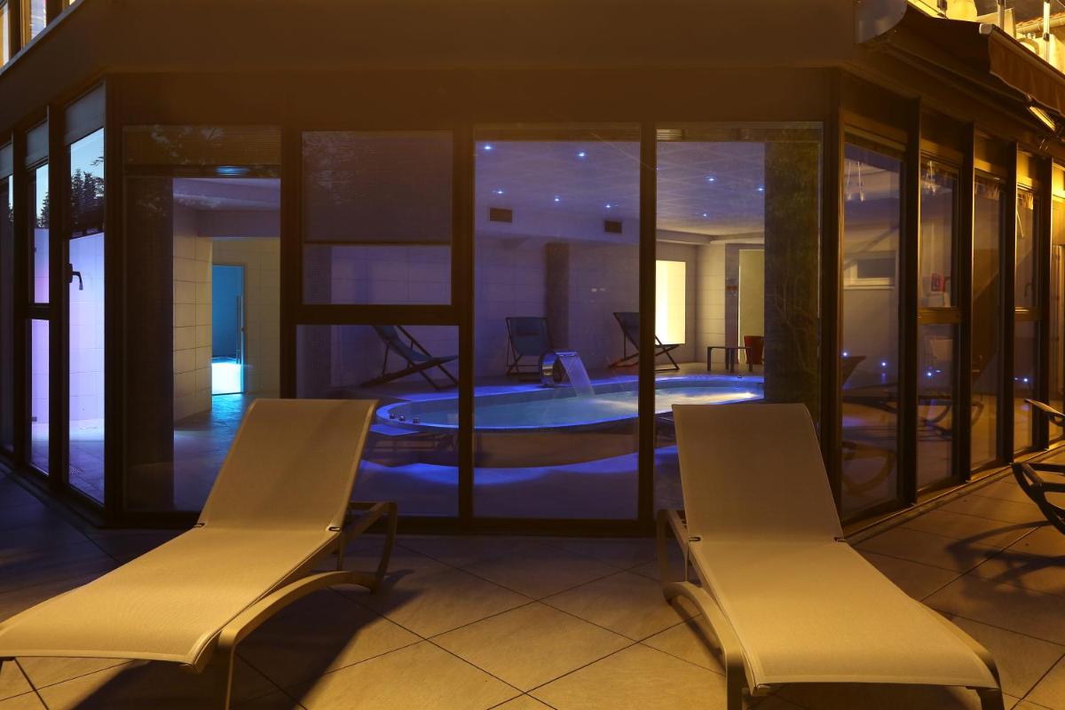 Photo de la galerie de l'établissement Logis Hotel Spa Restaurant Le Provence, à Lanarce