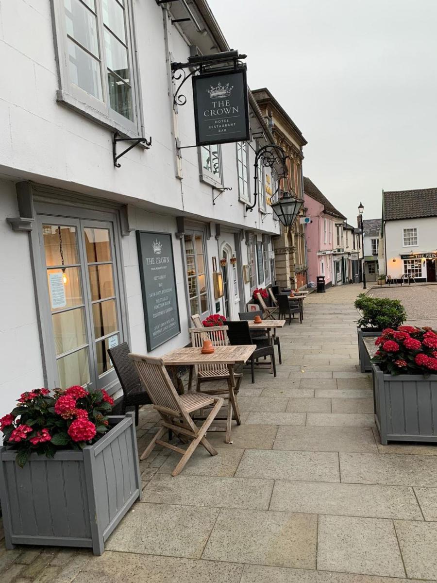 The Crown Hotel - Housity