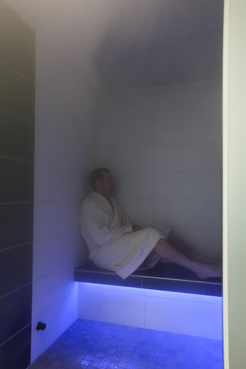 Spa ou équipements de bien-être de l'établissement Logis Hotel Spa Restaurant Le Provence