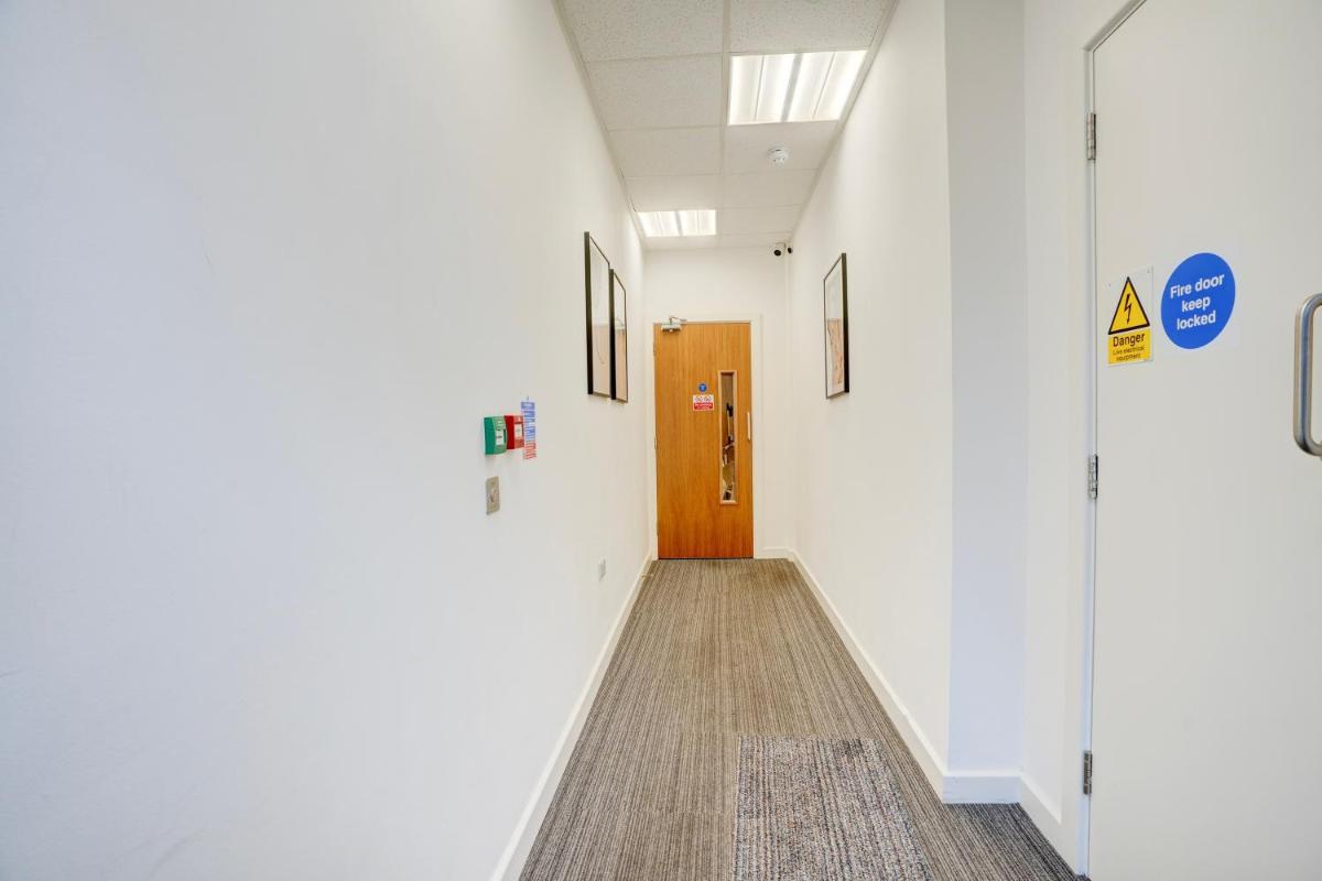 Kingston Luxe Suites Riverside Apartment Belvilla - Housity