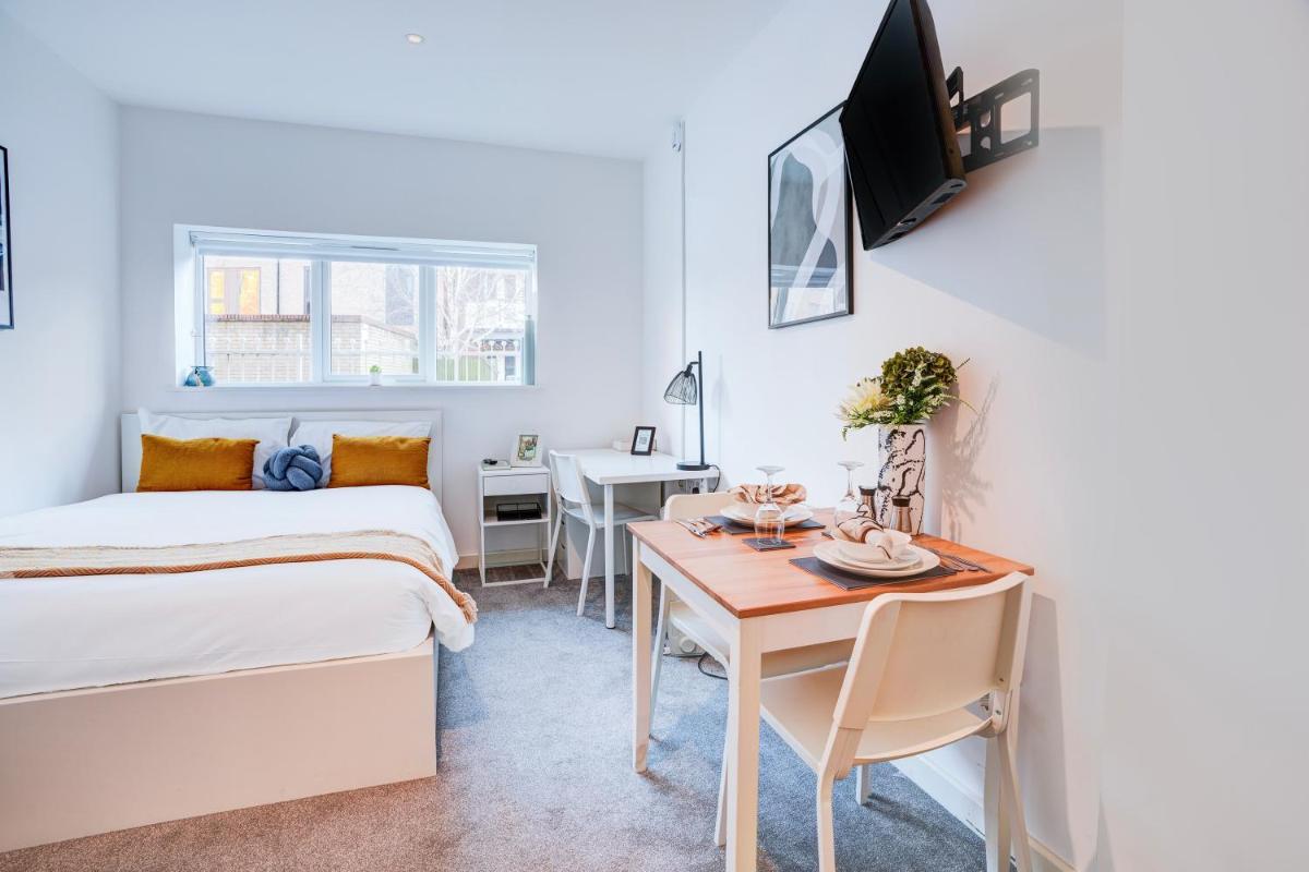 Kingston Luxe Suites Riverside Apartment Belvilla - Housity