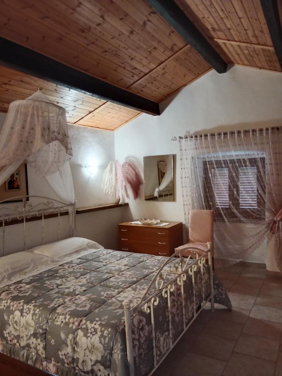 Residenza agrituristica Santa Lucia con piscina - Housity