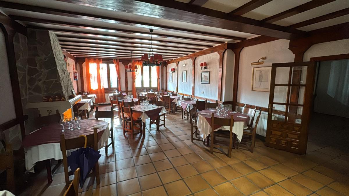 Hotel Restaurante Rio Cuervo - Housity